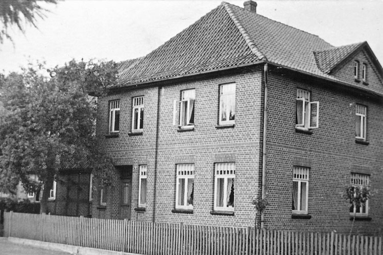 Wohnhaus Eimke, Hauptstraße / Ecke Bahnhofstraße