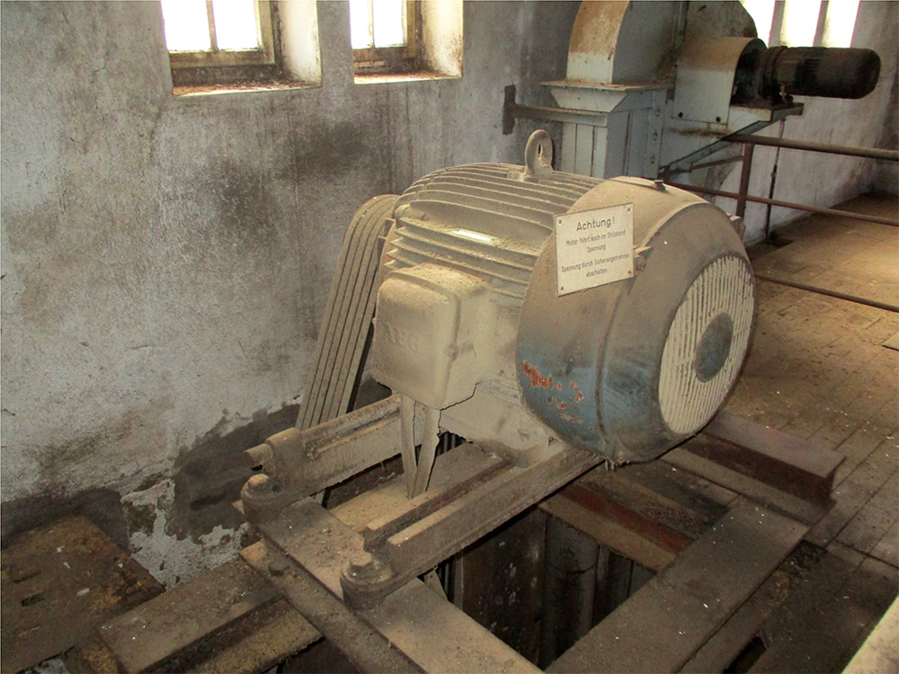 Hauptantriebsmotor für die Transmissionen im Mühlengebäude